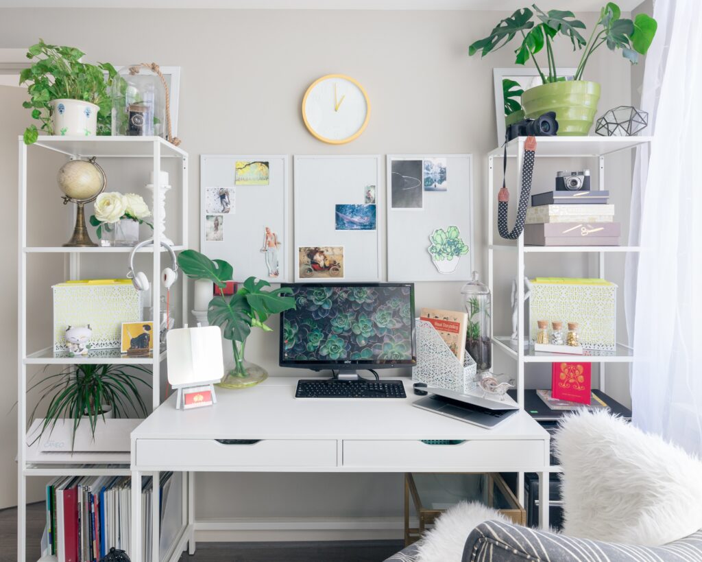 17 Desk Decor Ideas for Workplace and Cubicle Decor